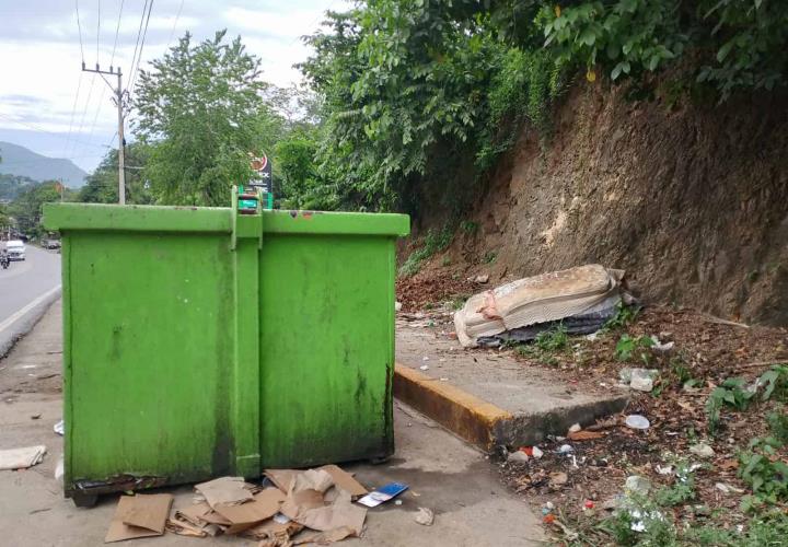 Ignoran reglas de basura en Tamazunchale; tiran colchones y electrodomésticos