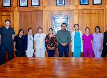 Médicos y enfermeras colaborarán con gobierno