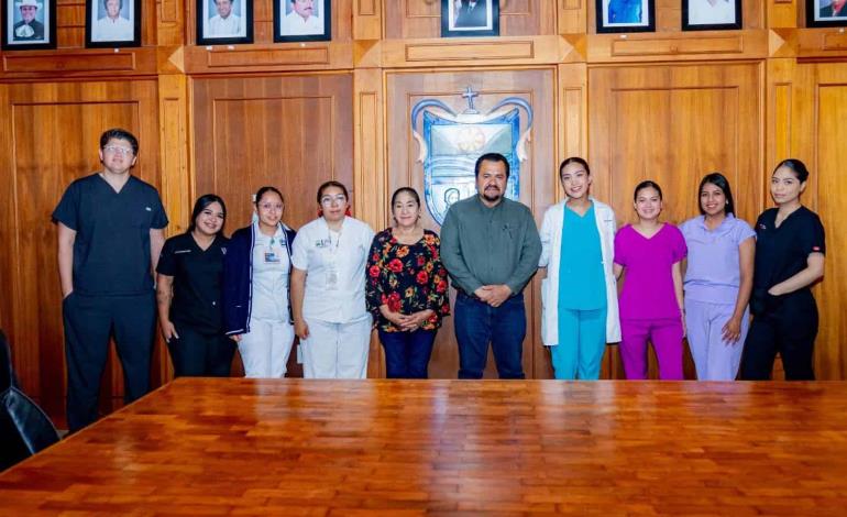 Médicos y enfermeras colaborarán con gobierno