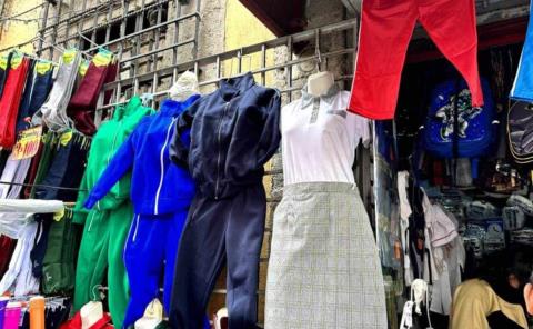 Crece venta de uniformes usados 

