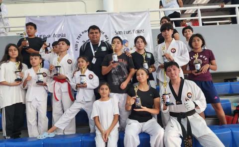 19 Taekwondoines destacaron en torneo
