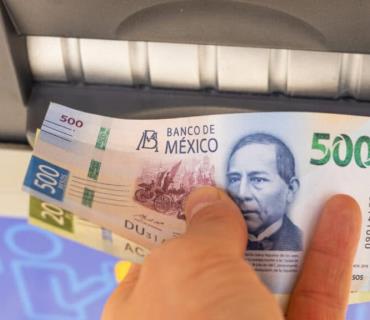 Billetes falsos en los cajeros