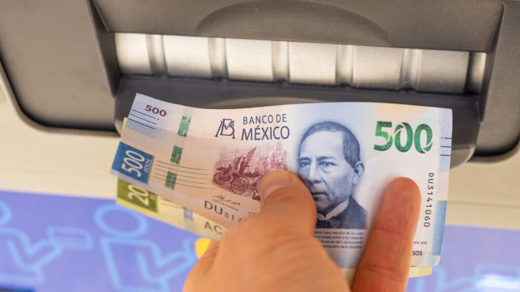Billetes falsos en los cajeros
