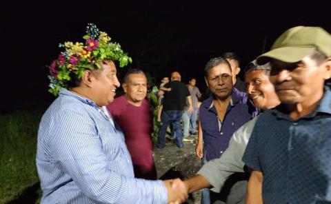 Anuncio alcalde construcción de puente en Tlacuilola