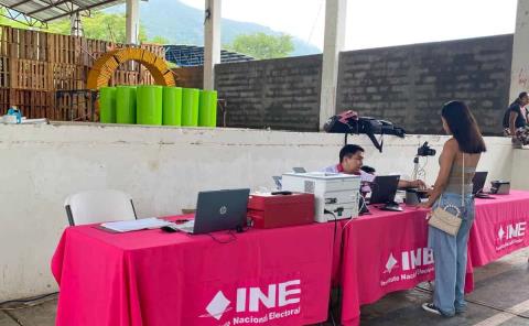 Atiende INE en Matlapa trámites de credencialización