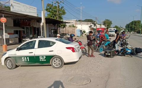 Dos motociclistas resultaron ilesos        
