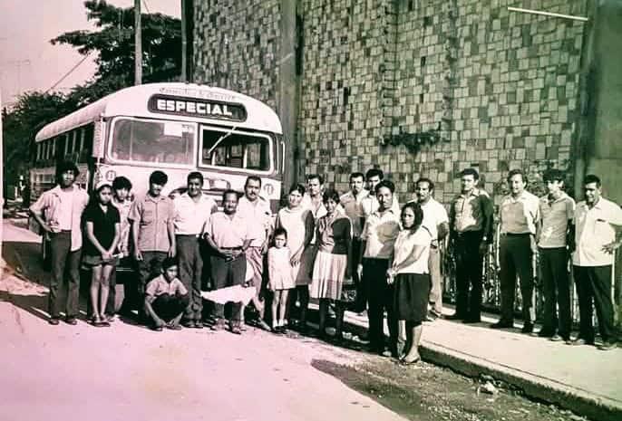 Autobuses azules´ fueron  un símbolo de solidaridad