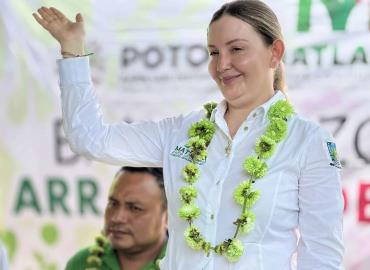 Arranca alcaldesa obras de pavimentación en Cuatotolapa