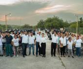Arnulfo y Karina entregaron Tinacos 
