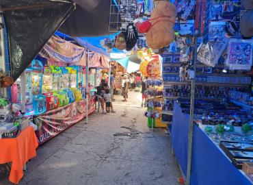 Desplaza 4T a locales en fiesta patronal; priorizan a foráneos