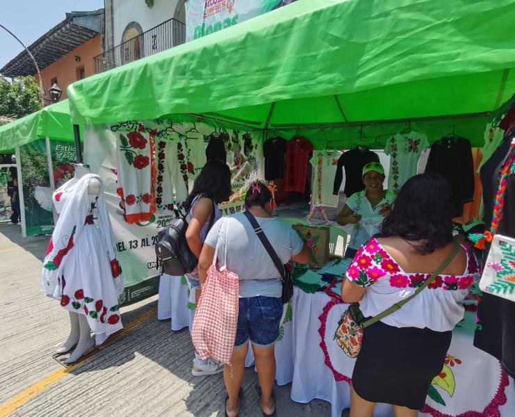Exhibición de productos destaca a artesanos