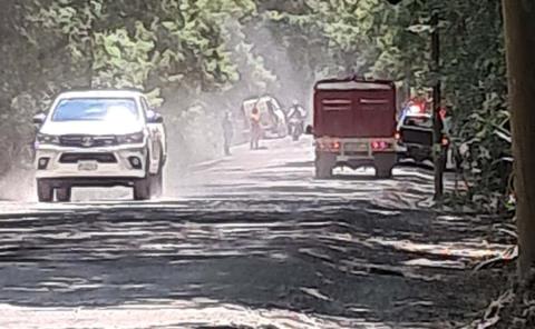 Aplican remedio temporal en acceso a Tampacán