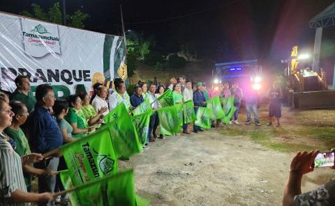 Concreto hidráulico en Tianguispicula beneficiará a cientos de familias
