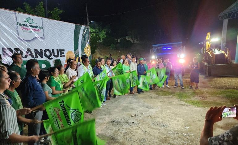 Concreto hidráulico en Tianguispicula beneficiará a cientos de familias