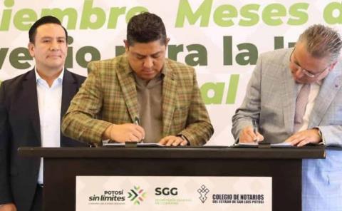 Arnulfo asistió a  firma de convenio 
