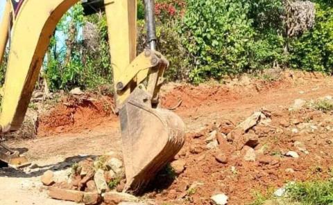 Impulsa Cabañas pavimentación en Tlachiquilyacapa