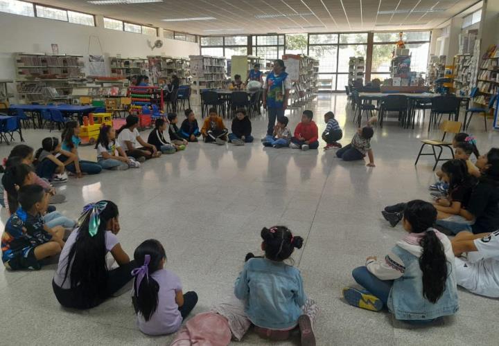 Fomentan lectura en niños con talleres de verano