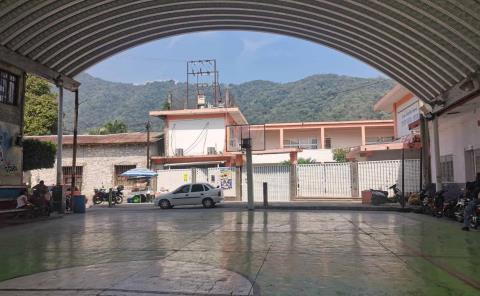 Imponen vigilancia en escuelas por vacaciones