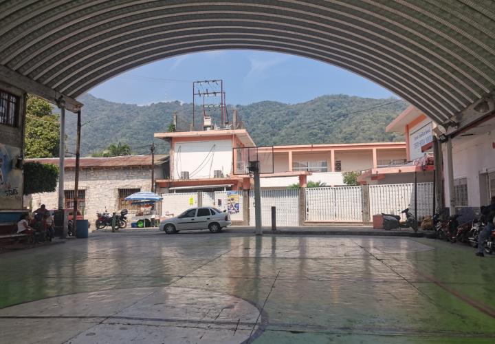 Imponen vigilancia en escuelas por vacaciones