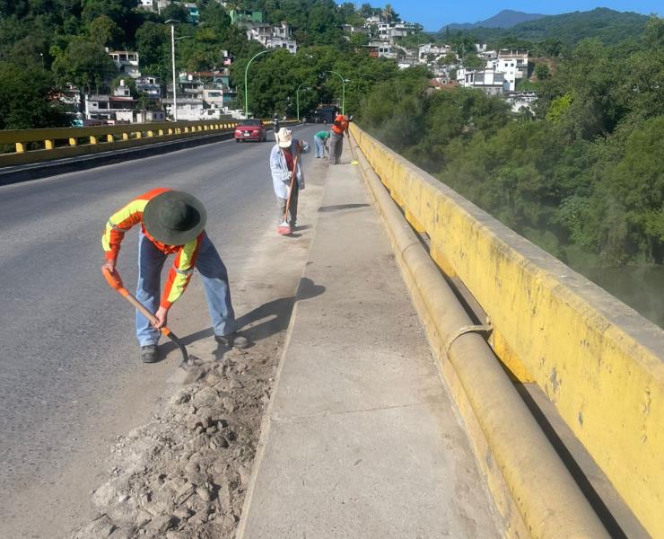 Refuerzan limpieza en zonas clave de la ciudad