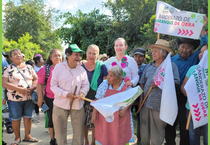 Arranca presidenta de Matlapa obra de apertura de calle en Tlamaxac