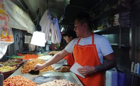 Aún hay espacios para comerciantes en corredor gastronómico de XV de Isela
