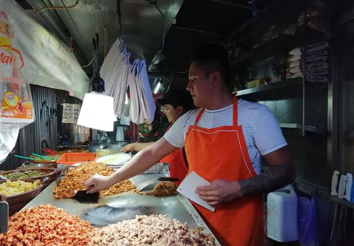 Aún hay espacios para comerciantes en corredor gastronómico de XV de Isela