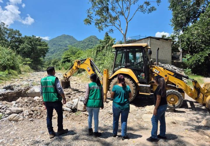 Inició el desazolve del arroyo Santiago