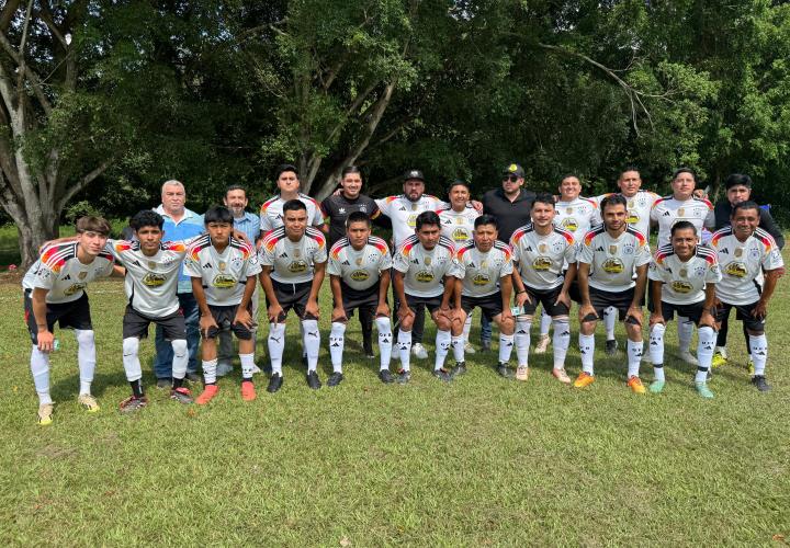 Makanakis GR campeón del torneo Adelaido Cabañas H.