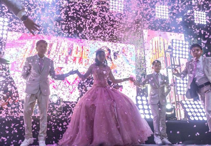 La noche en que Axtla brilló con el corazón... los XV de Isela