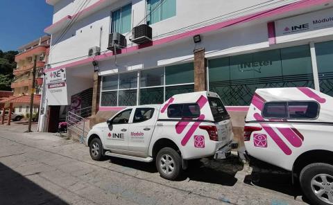 Llaman a renovar credenciales de INE vencidas