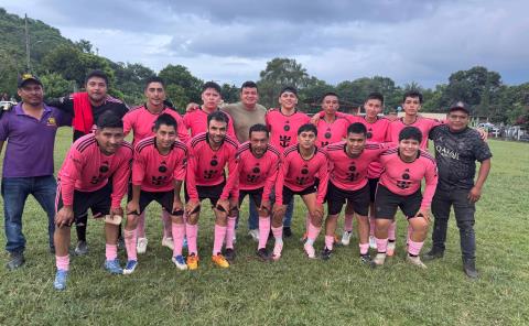 Prófugos del Anexo lograron título de fut 9 en San Martín
