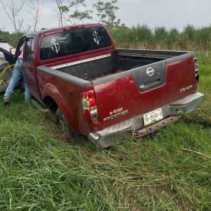 Camioneta volcó aparatosamente