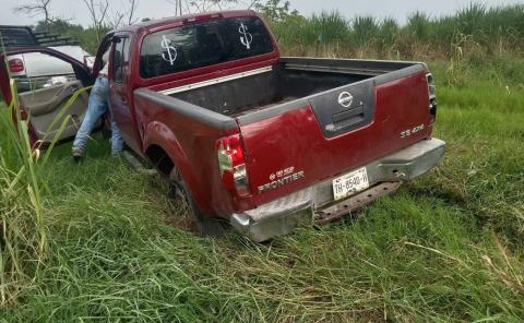 Camioneta volcó aparatosamente