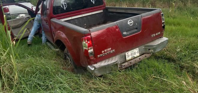 Camioneta volcó aparatosamente