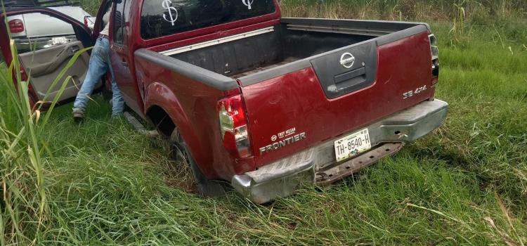 Camioneta volcó aparatosamente Camioneta volcó aparatosamente