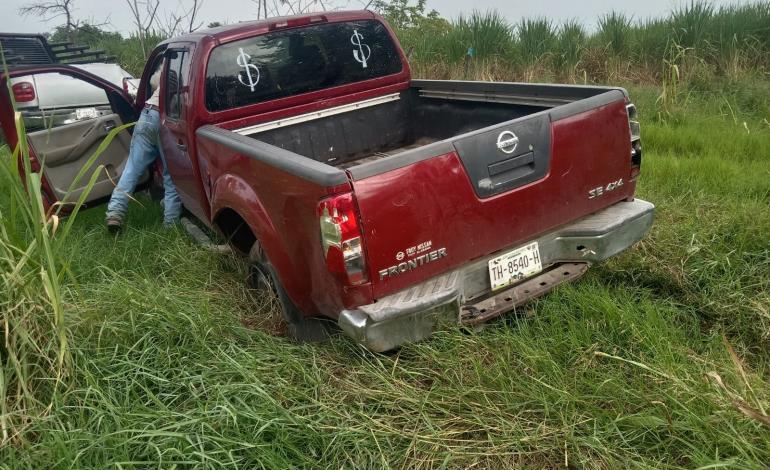 Camioneta volcó aparatosamente