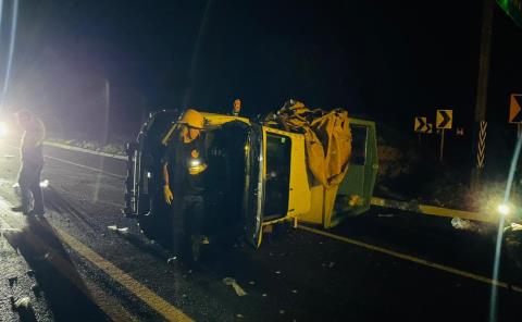 VOLCÓ CAMIONETA   
