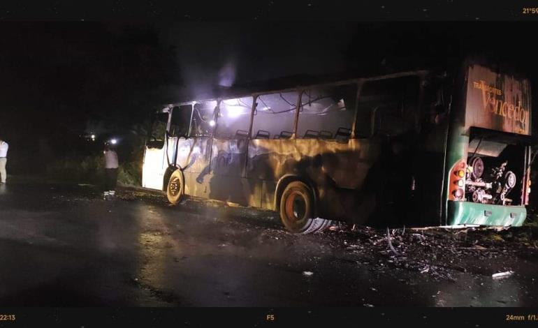 SE INCENDIÓ OTRO AUTOBÚS