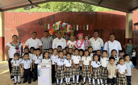 Inicia ciclo escolar en preescolar indígena con visita de la alcaldesa de Matlapa

