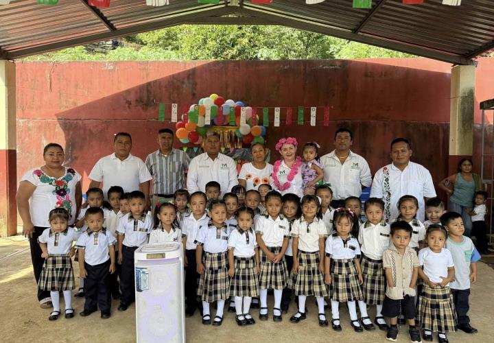 Inicia ciclo escolar en preescolar indígena con visita de la alcaldesa de Matlapa