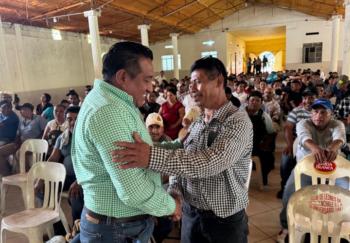 Valida Alcalde 77 nuevas obras en comunidades