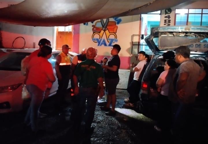 Madre e hija resultan heridas en accidente