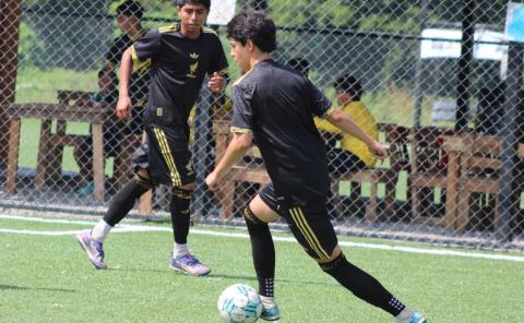 Huastecos FC goleó a Carnicería la UVA 10 a 1 en fut 7 de Trivela
