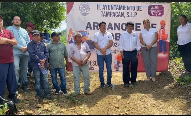 Amagan con amarrarlo; huye edil de Morena