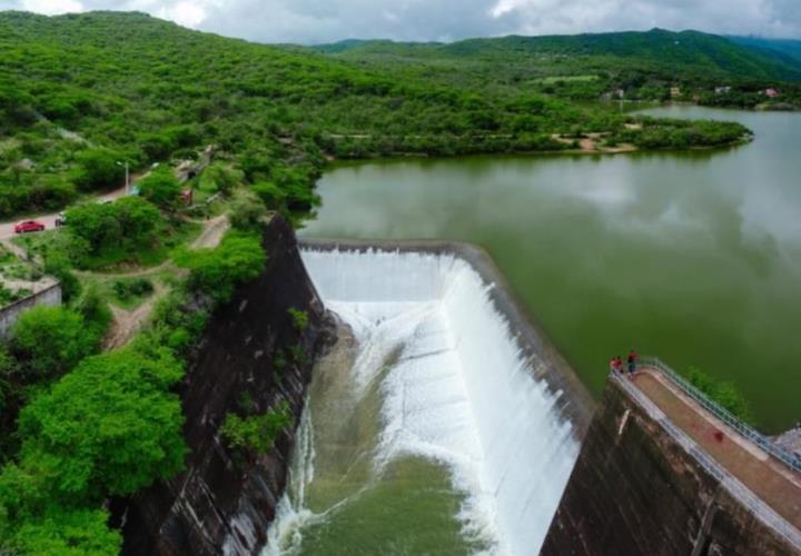 Presa Zimapán al tope; activan protocolos en municipios 