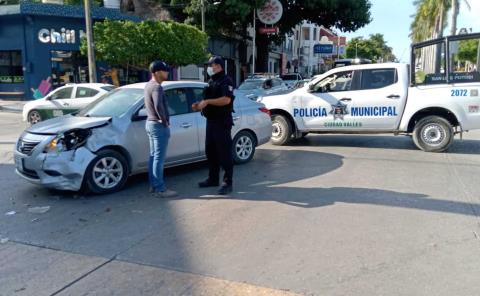 Vehículos impactaron en Juárez y Bulevar     
