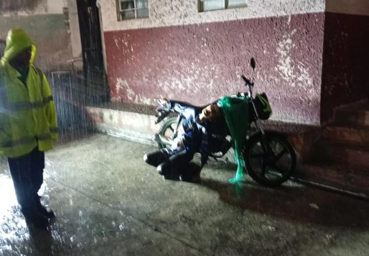 Murió comerciante en la vía pública