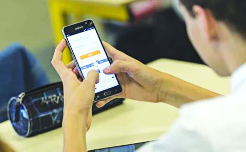 Limitarán uso de celulares     
