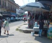 Comercio ambulante se  "adueña" de banquetas